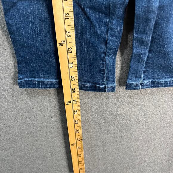 Belle by Kim Gravel Regular TripleLuxe Denim Pedal Pushers Rinse Wash, Reg 2 - Picture 5 of 9